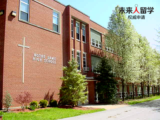 圣母高中成立于1956年，位于宾州Easton，是一所私立制天主教学校。该校成立于1956年，该校提供9年级至12年级的课程，是当地规模较大的一所中学。